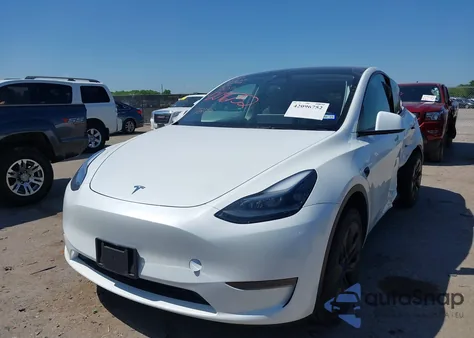 2024 Tesla Model Y Long Range Dual Motor All-Wheel Drive/Rwd from USA, damaged, VIN 7SAYGDED0RA327806